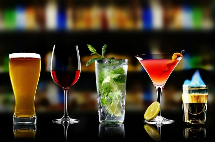 Sa pije alkoolike mund të pini në ditë pa dëmtuar shëndetin e mëlçisë?