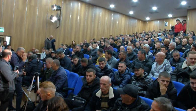 “S’dimë ku kemi kokën”/ Foltorja e Salianjit në Durrës, ish-kandidati: Jemi bërë si zogjtë e korbit