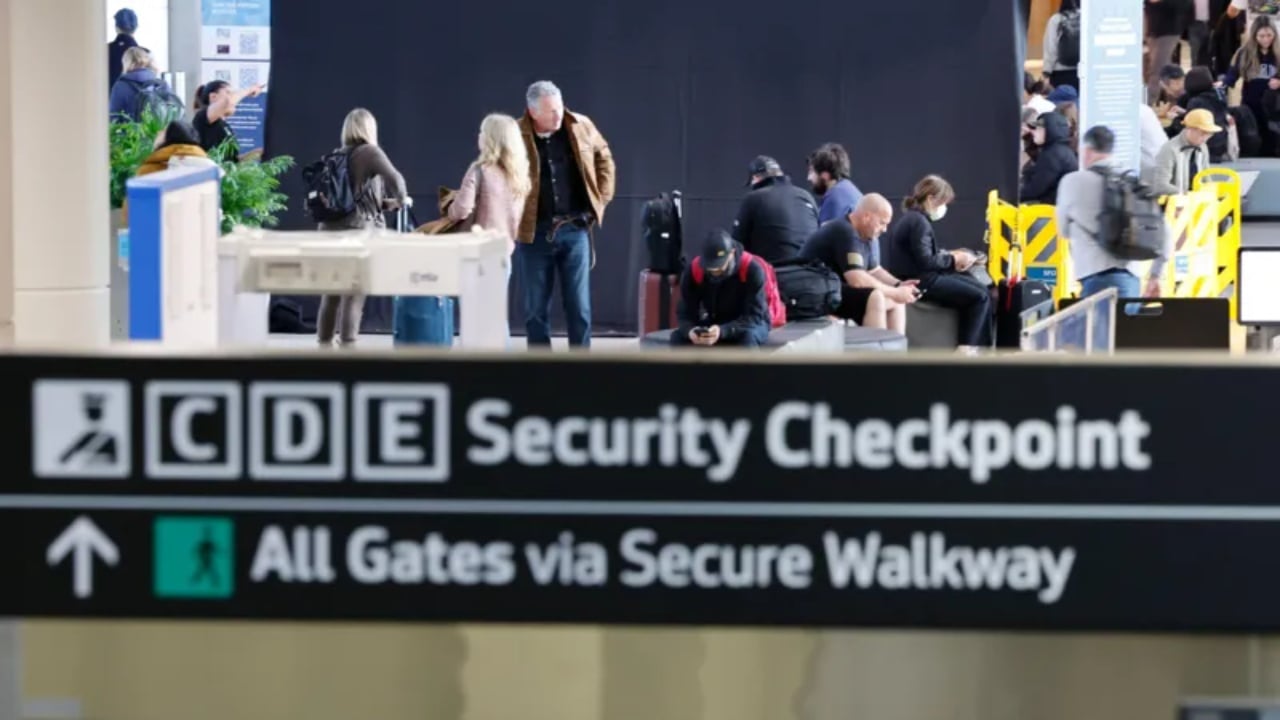 SHBA forcon kontrollet për turistët, mund t’u kërkohet historiku i mediave sociale për hyrje në vend