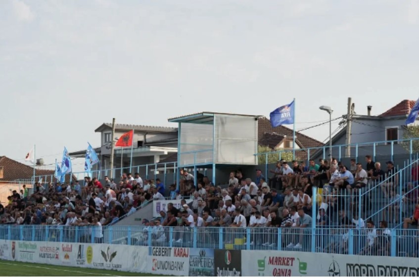 SKANDAL/ Shpërthen dhuna para ndeshjes Iliria–Skënderbeu: Goditen trajneri Gjoka dhe tre futbollistë (EMRAT)