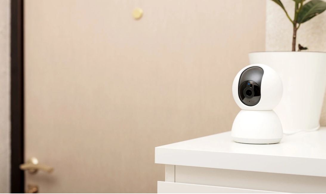 Skandali kibernetik, 120 mijë kamera shtëpish dhe biznesesh në sulmin e hakerave/ Në internet publikohen pamjet me përmbajtje s*ksuale