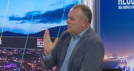 “S’keni moral”, Kreu i PD Durrës ‘shpërthen’ ndaj Salianjit: Po çoni ujë te mulliri i Ramës