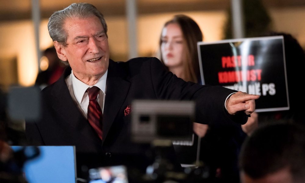 Sot foltorja e radhës nga PD para Kryeministrisë/ Publikohen masat e sigurisë së marra nga policia