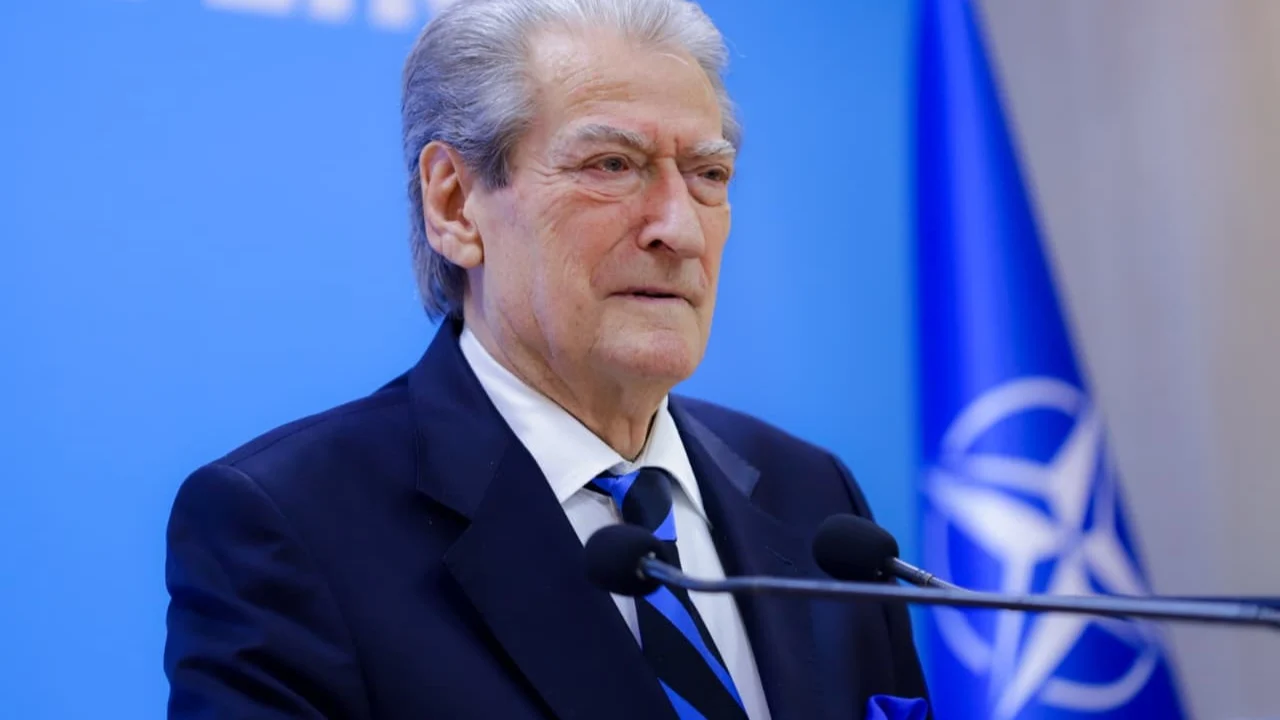 Spahiu: Berisha komunisti i fundit në planet që ka 50 vite pa u larguar nga politika që nga viti 1976