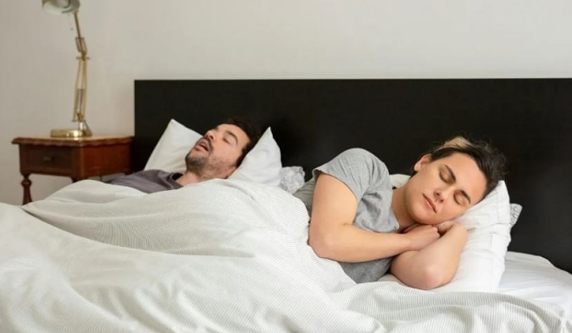 Studim/ Të fjeturit mjaftueshëm, çelësi për të qëndruar i shëndetshëm