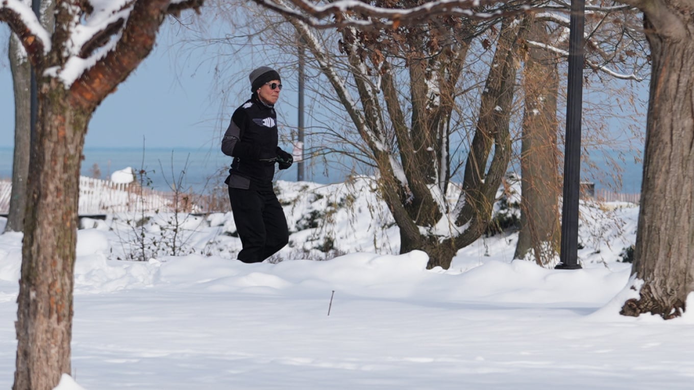 Stuhia dimërore përfshin SHBA-në, probleme serioze në rrugë dhe aeroporte