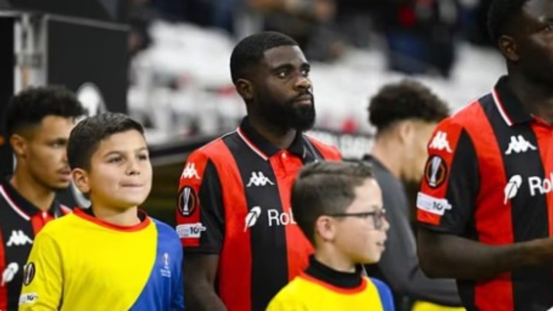 Sulm brutal në Nice: Lojtarët goditen me shkelma e grushta nga 400 tifozë të tërbuar