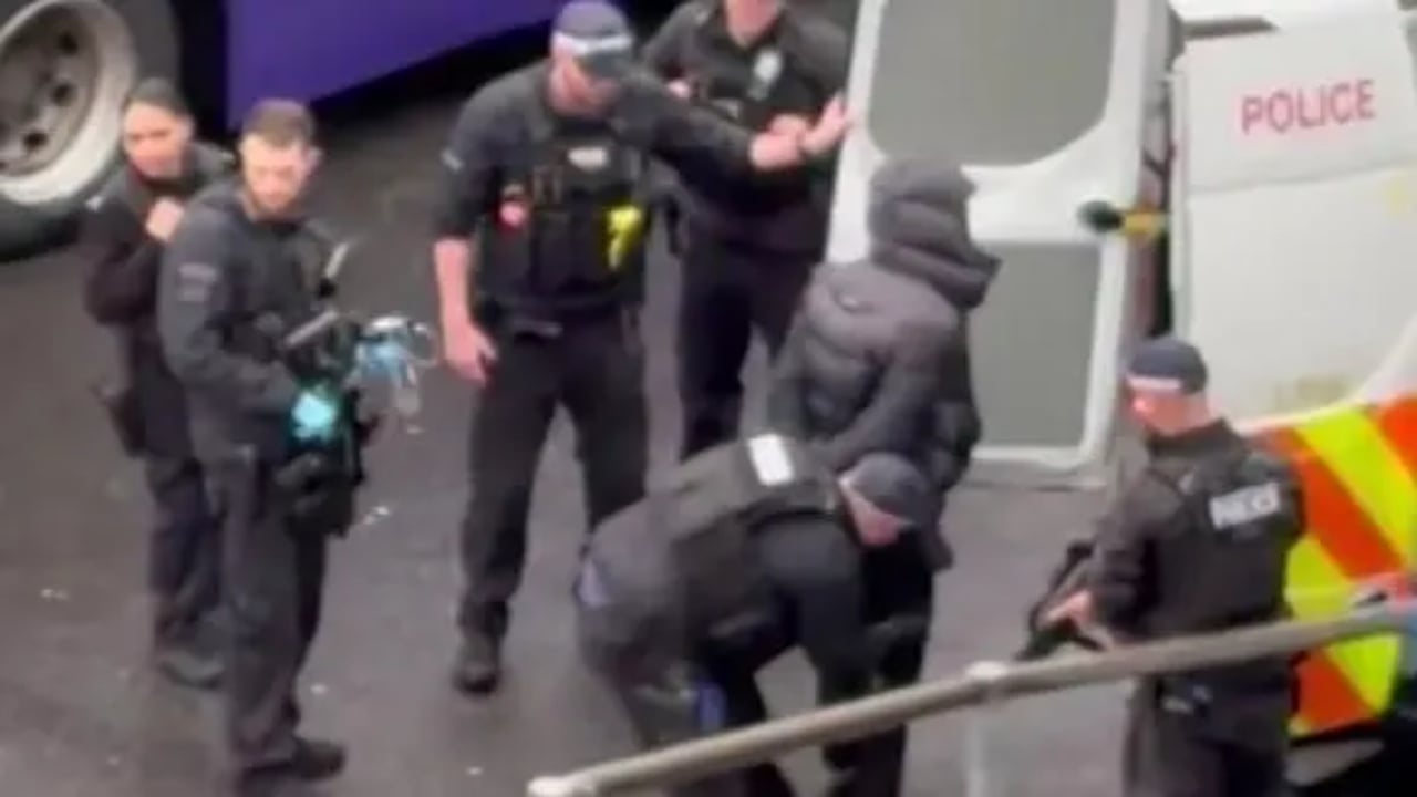 Sulmi në Londër, kaos në Aeroportin Heathrow/ Pasagjerët të shqetësuar për fluturimet e tyre, 21 persona të lënduar