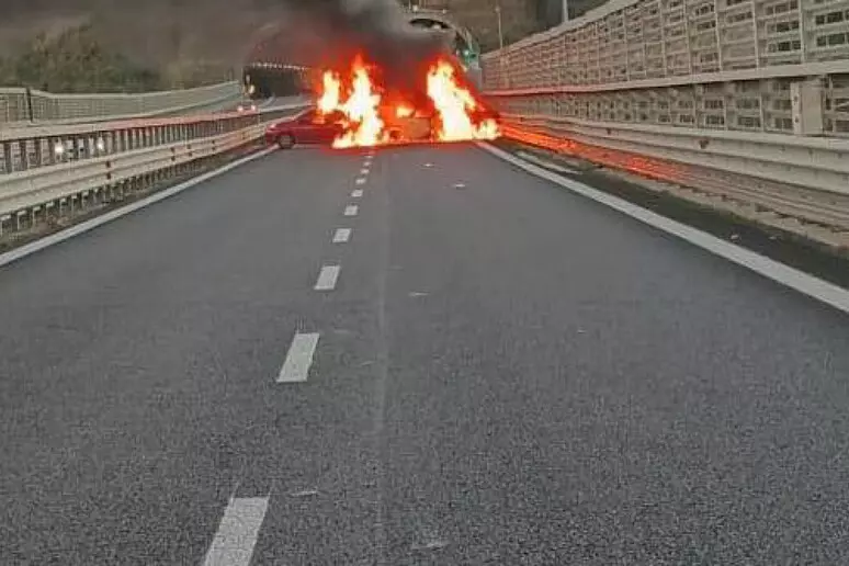 Sulmohet autoblinda në Itali, vidhen dy milionë euro