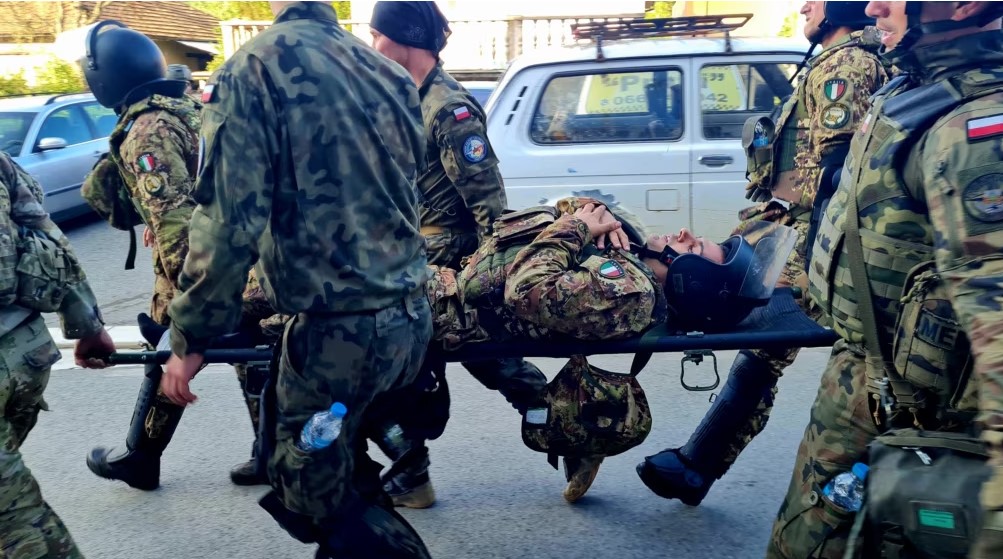 Sulmoi ushtarët e KFOR-it dhe policinë e Kosovës në Zveçan, dënohet me burg dhe gjobë autori