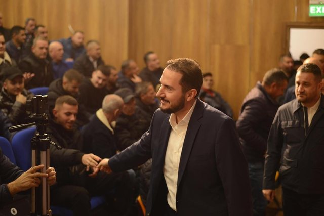 Takimi i Salianjit dhe Alimehmetit në Durrës, zbulohet sms e krerëve të PD për bazën: Janë të paautorizuar, distancohuni