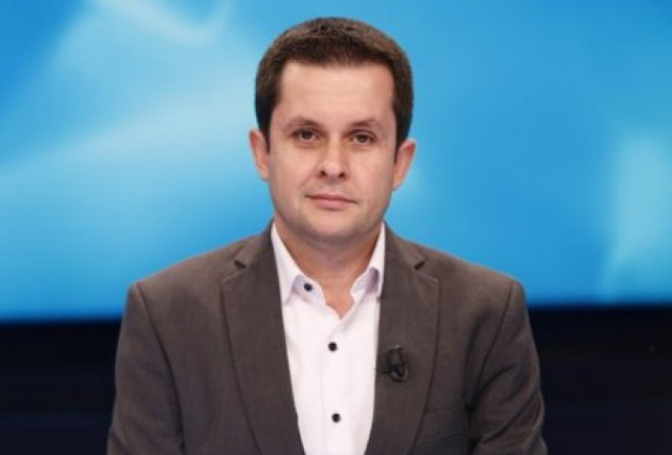 Takimi pas kafes me Salianjin, Alimehmeti zbulon bisedën me Berishën