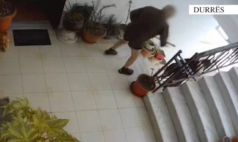 Tentoi të vriste bashkëshorten e tij, arrestohet 76-vjeçari në Durrës