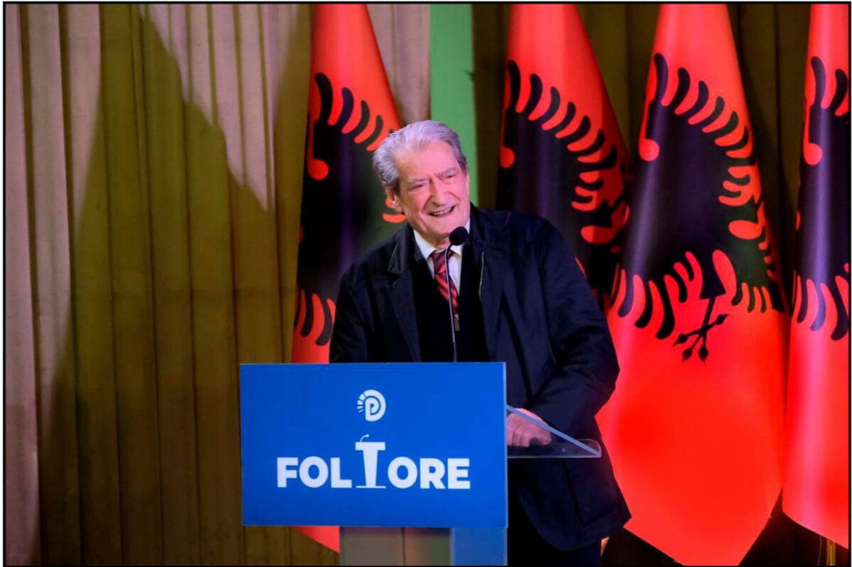 Thellohet përplasja në selinë blu, Berisha shton sulmet ndaj grupit armiqësor, i përgjigjen ashpër Salianji dhe…