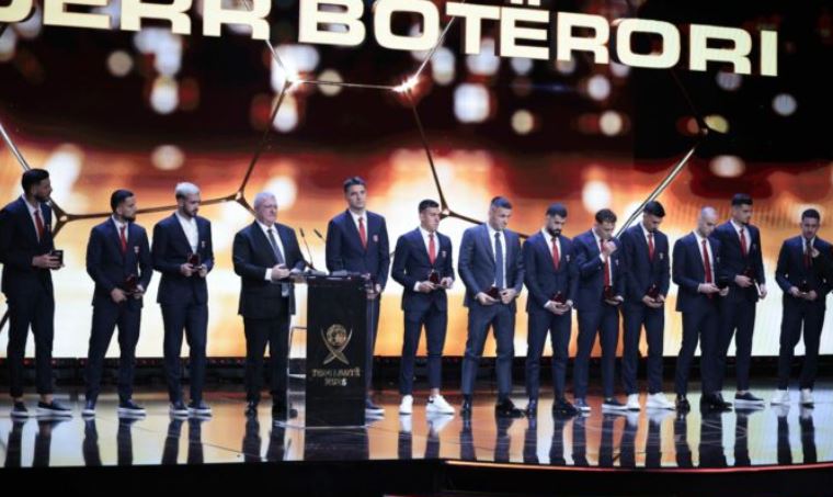 Topi i Artë 2025’/ Ndahen çmimet për më mirët e vitit