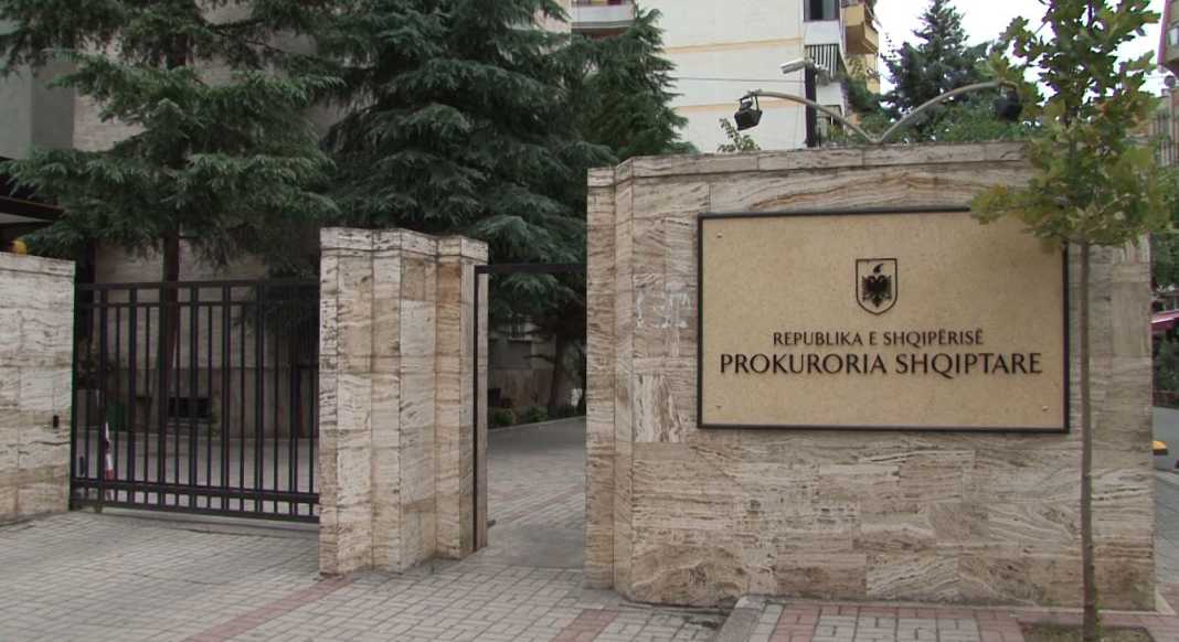 Trafikonin armë nga Kosova në Shqipëri, Prokuroria e Tiranës dërgon në gjykim 8 persona