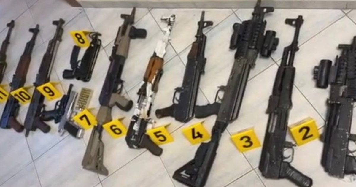 Trafikuan armë nga Kosova në Shqipëri, Prokuroria Tiranë dërgon në gjykim 8 persona