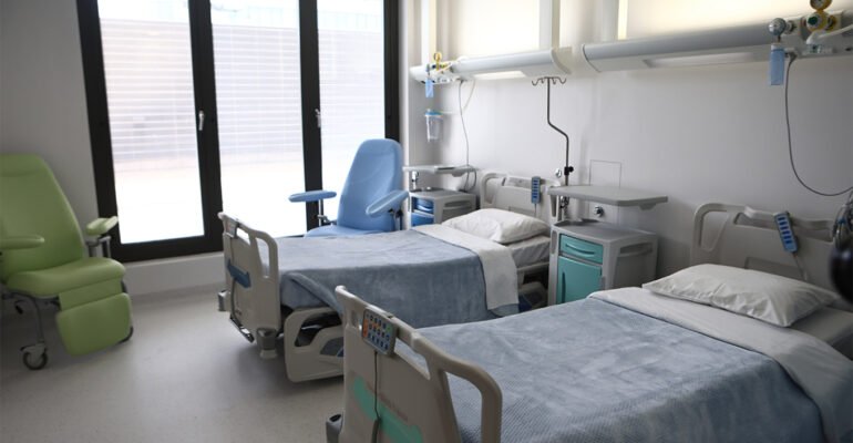 Tragjedi në Zakynthos, pit bulli i familjes i merr jetën fëmijës 18-muajsh