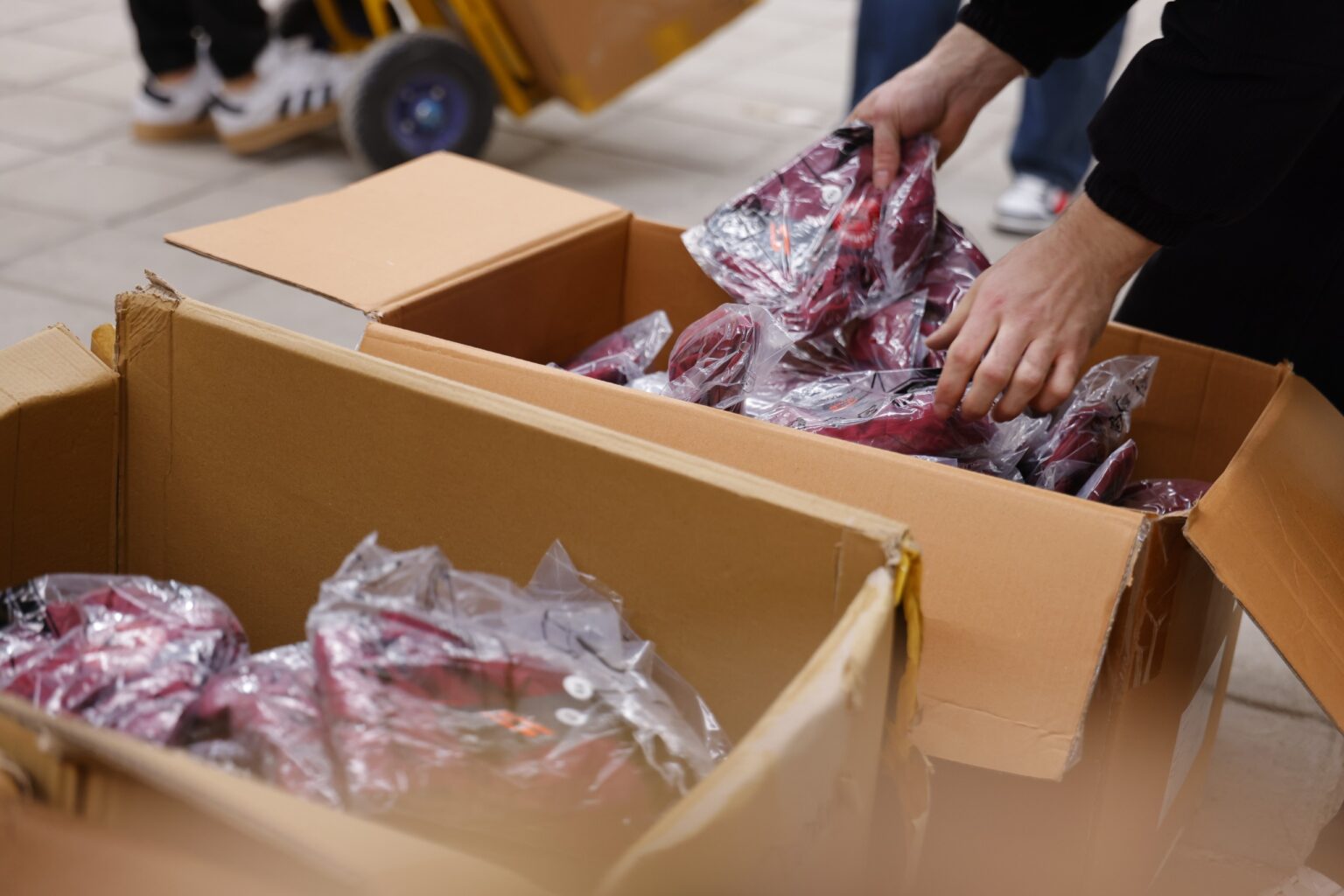 “Uniforma Ime”, flasin trajnerët: Tre vite që furnizohemi, lehtësim për familjet