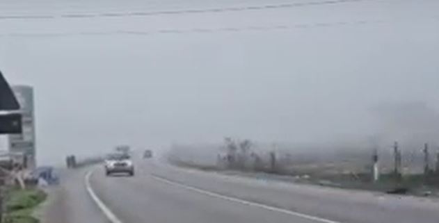 Vështirësohet qarkullimi i automjeteve/ Mjegulla e dendur, bllokon aksin Korçë–Pogradec