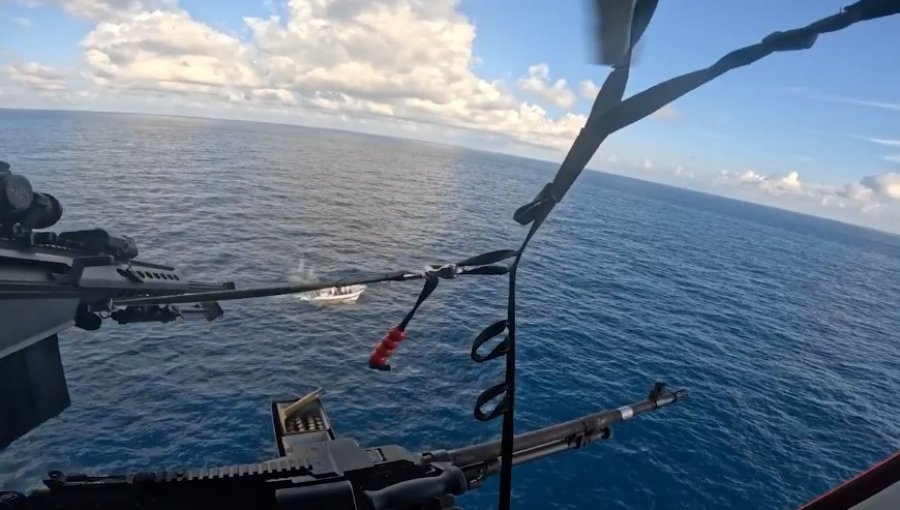 VIDEO befasuese/ Momenti kur snajperi amerikan shkatërron motorët e narko-anijes me 9 ton kokainë