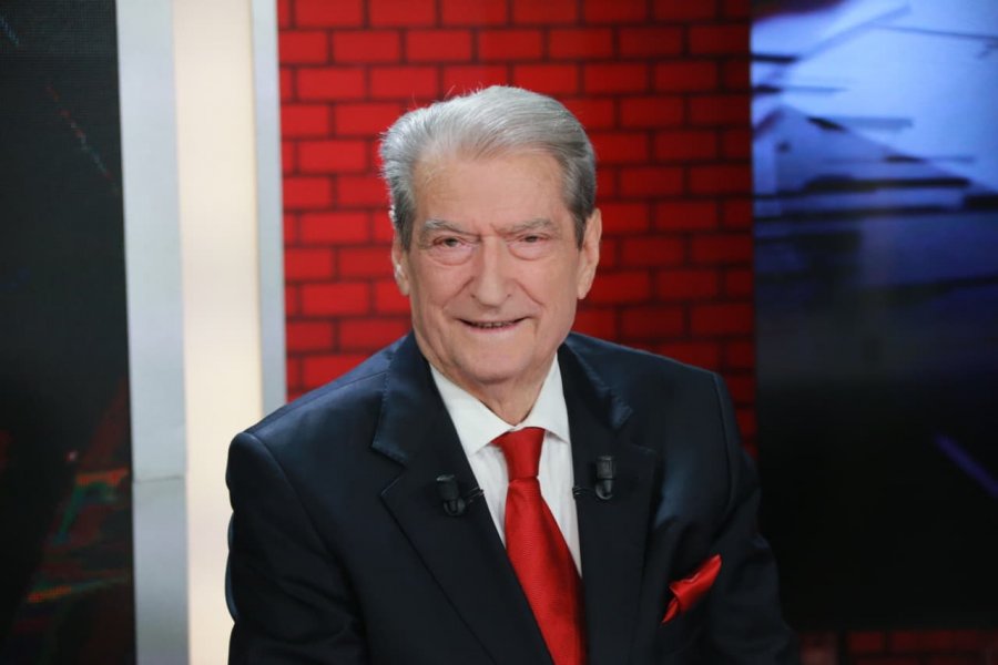 VIDEO/ Berisha tregon si i’u bashkua studentëve: Tek ata kam shkuar mëngjesin e datës 9 dhjetor