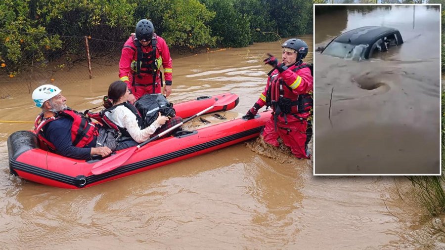 VIDEO tronditëse, shpëtohet një familje pasi makina e tyre u përmbyt nga uji