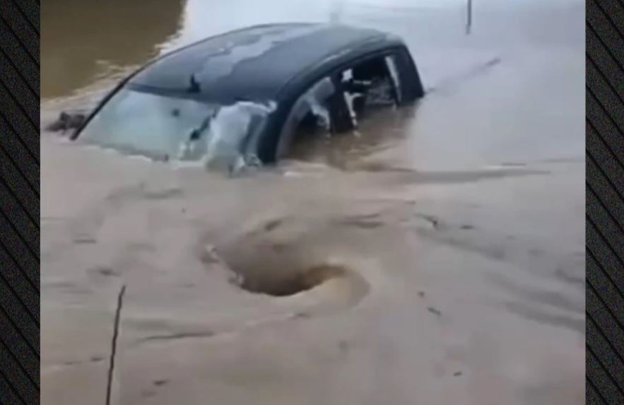 VIDEOT-Stuhia në Greqi, ja skenat dramatike/ Rryma tërheq makinën, momenti kur familja shpëtohet nga mbytja