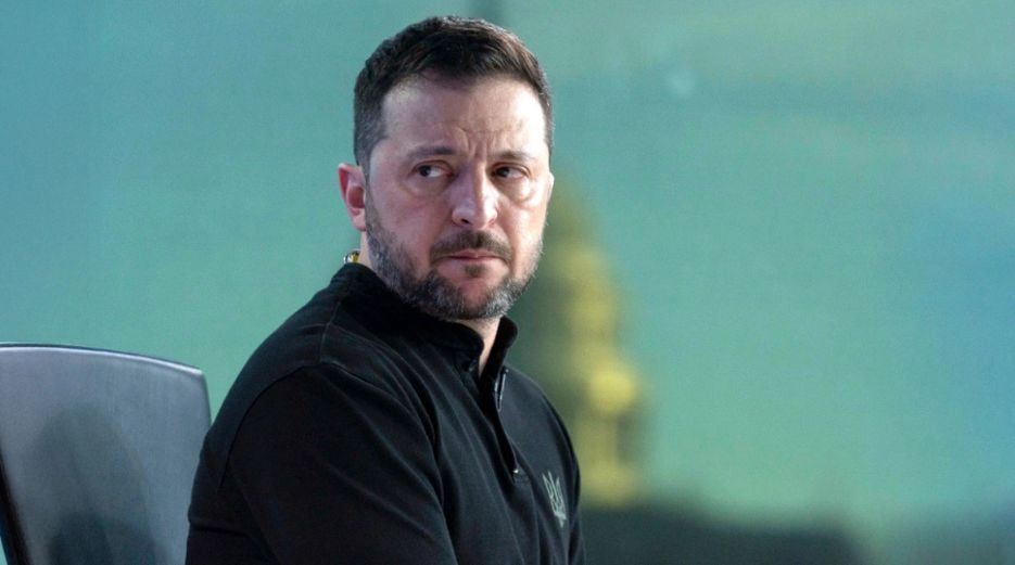 Vizita e Zelenskyt në Dublin, autoritetet irlandeze ngrenë alarmin: Avioni presidentit u gjurmua nga 5 dronë të panjohur ushtarakë