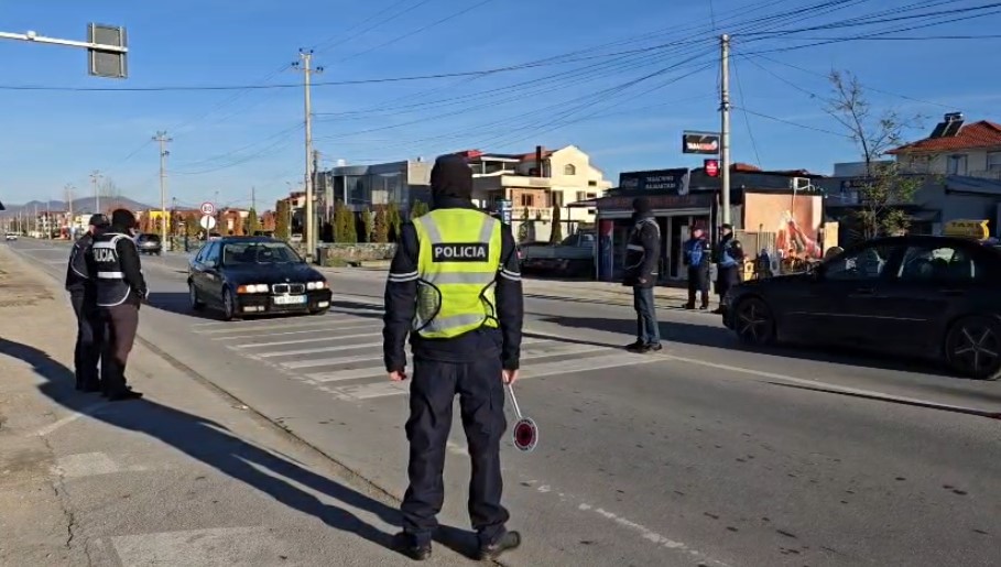 Vrasja e Elbasanit: ‘Blindohet’ juglindja, kontrolle e mbi 4 postblloqe të ngritura