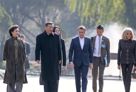 Xi zhvillon vizitë miqësore me Macron në Chengdu