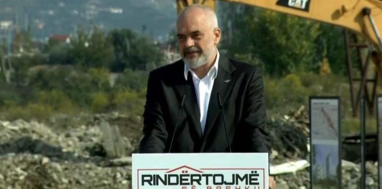 Zvarritje, mungesë transparence dhe abuzime! Dritëhijet e Rindërtimit: Banorët ende në pritje