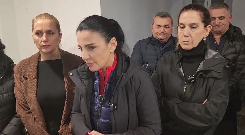 Takim me Emergjencat në Gjirokastër/ “Lajmi i mirë”, Balluku: Niveli i Vjosës ka rënë në 6.5 metra. Jemi në gatishmëri