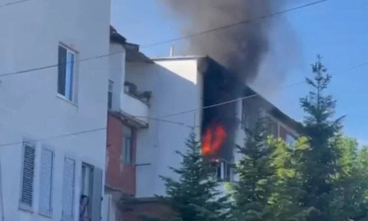 FOTO/ Shpërthen bombola e gazit, përfshihen nga flakët dy banesa në Kukës