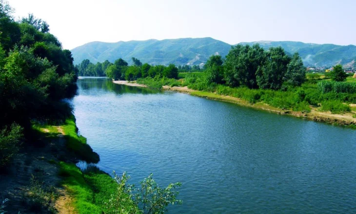 Gjendet trupi i pajetë i një 40-vjeçari në afërsi të lumit Drin, ja çfarë dyshohet