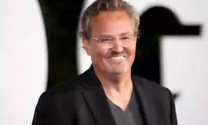 Hetimi për vdekjen e yllit të Friends Matthew Perry, disa figura të Hollivudit merren në pyetje