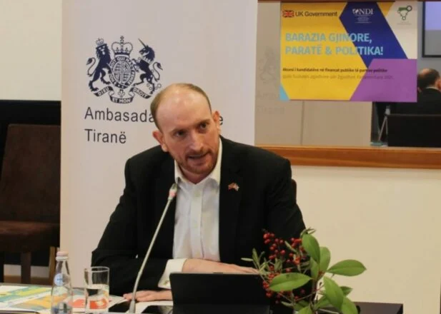 Ikën Alastair King-Smith, emërohet ambasadori i ri britanik në Tiranë