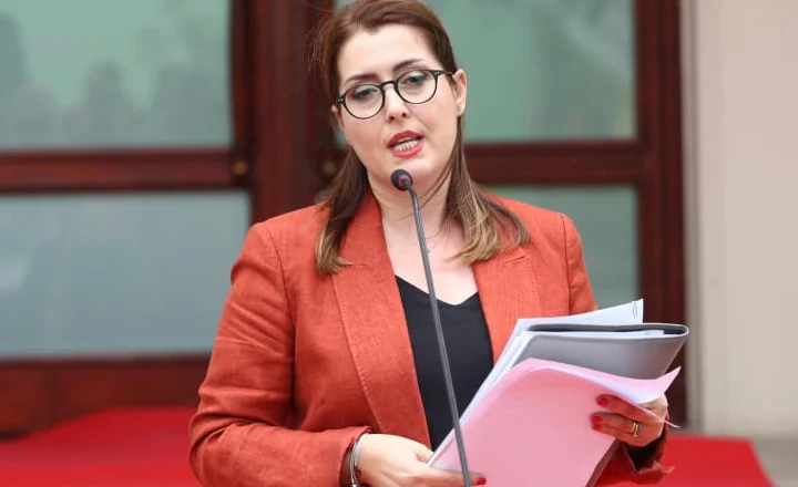 “Përfitojnë 30 mijë punonjës të sistemit arsimor”- Ministrja Manastirliu: Paga mesatare e mësuesve shkon në 950 euro