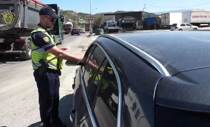 Policia Rrugore me ‘dorë të hekurt’, mbi 27 mijë gjoba në vetëm një javë! Pezullohen 114 patenta dhe arrestohen 42 drejtues mjetesh