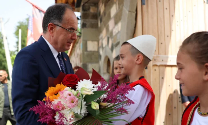 Presidenti i Shqipërisë, Bajram Begaj në Gllogjan: Vlerësojmë lartë sakrificën e dëshmorëve për liri