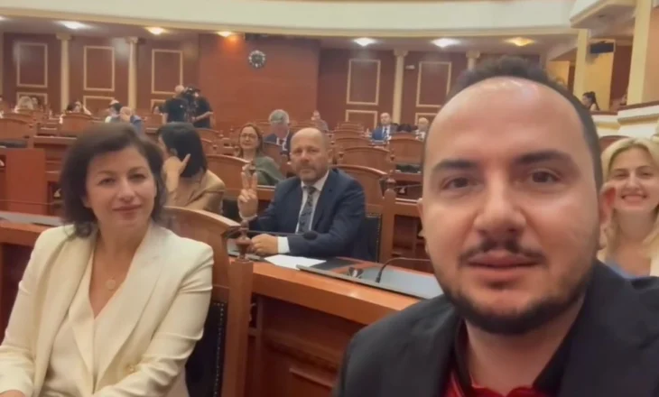 “Shikoni si bëjnë sikur kanë shqetësim tjetër”/ Nga Kuvendi, Salianji uron Kombëtaren dhe ironizon mazhorancën (Video)