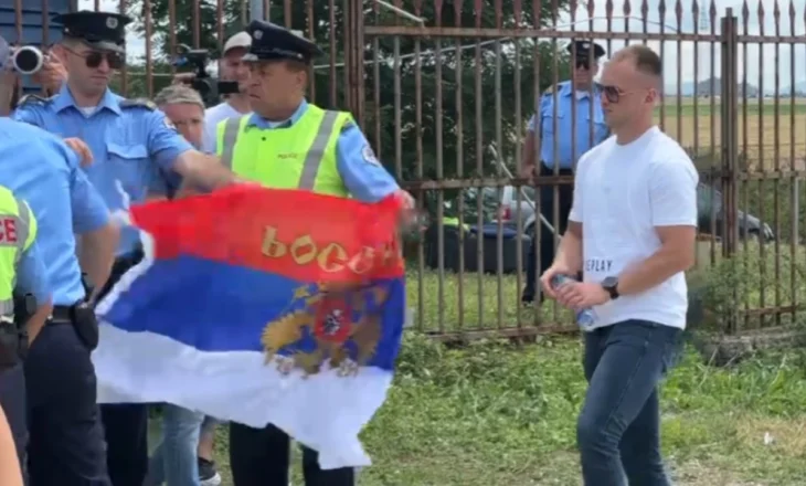 Tentoi të futej me flamurin serb në monumentin Memorial të Gazimestanit, Policia e Kosovës kap “mat” një person