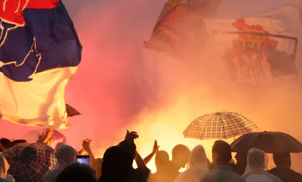 Zyrtarët në Beograd anullojnë festivalin etnik ‘Mirëdita Dobar Dan’, pas protestave kombëtare (fotot)