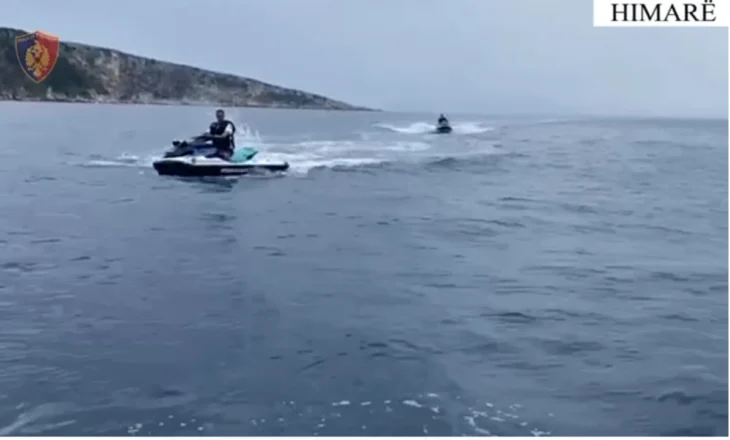 23-vjeçari bie nga jet ski dhe rrezikon të mbytet, shpëtohet nga policia dhe një qytetar me kanoe