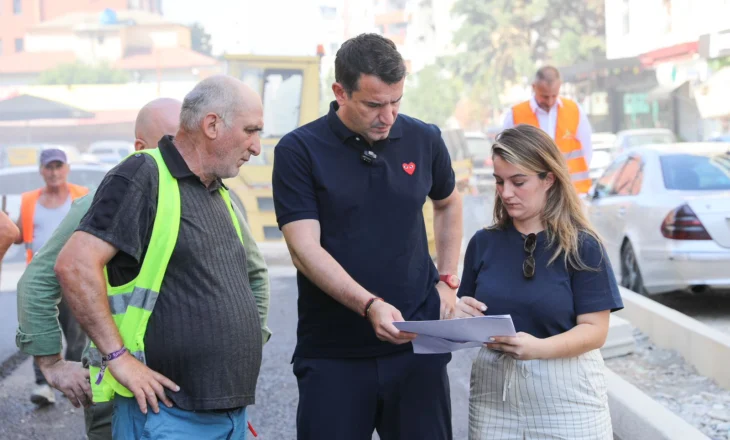 “Ata që djegin flamurin kombëtar do të dënohen…”- Veliaj: As kryeministria e as bashkia s’janë godina personale, janë monumente kulture! Do t’u japim përgjigje spektakolare