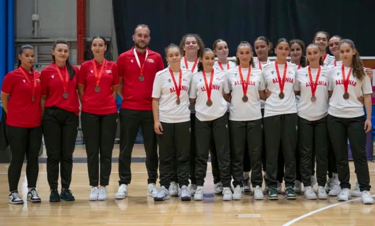 BASKETBOLL/ Shqipëria U-16 e vajzave, medalje bronzi në Divizionin C