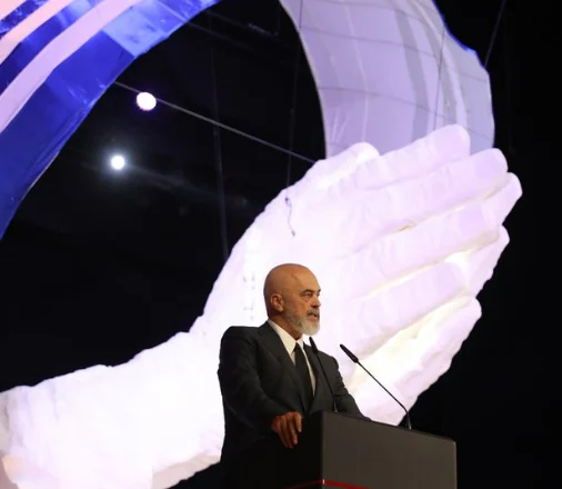 Edi Rama, sot 60 vjeç!