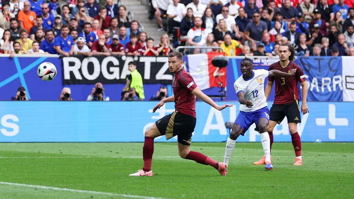 Franca mund Belgjikën dhe kalon në çerekfinale, vendos një autogol i Vertonghen