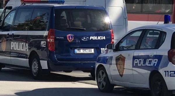 Fshehën provat e një aksidenti në aksin rrugor Karreç-Tiranë, pezullohen nga detyra dy efektivë të policisë