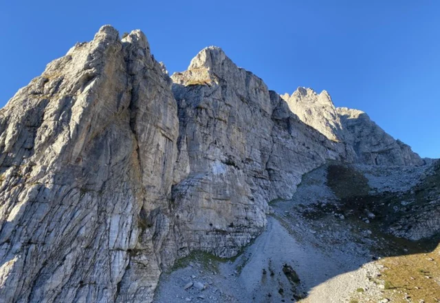 Humb jetën alpinisti, u rrëzua nga “Maja e Thatë” në Valbonë
